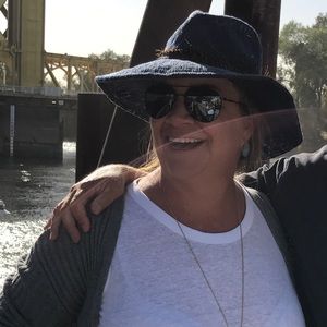 Meet your Posher, Heidi